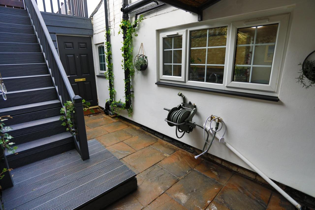 Meadow View & Mini Holiday home *